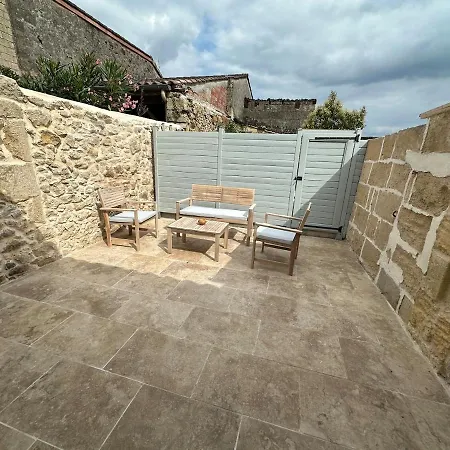 Maison De Bourg